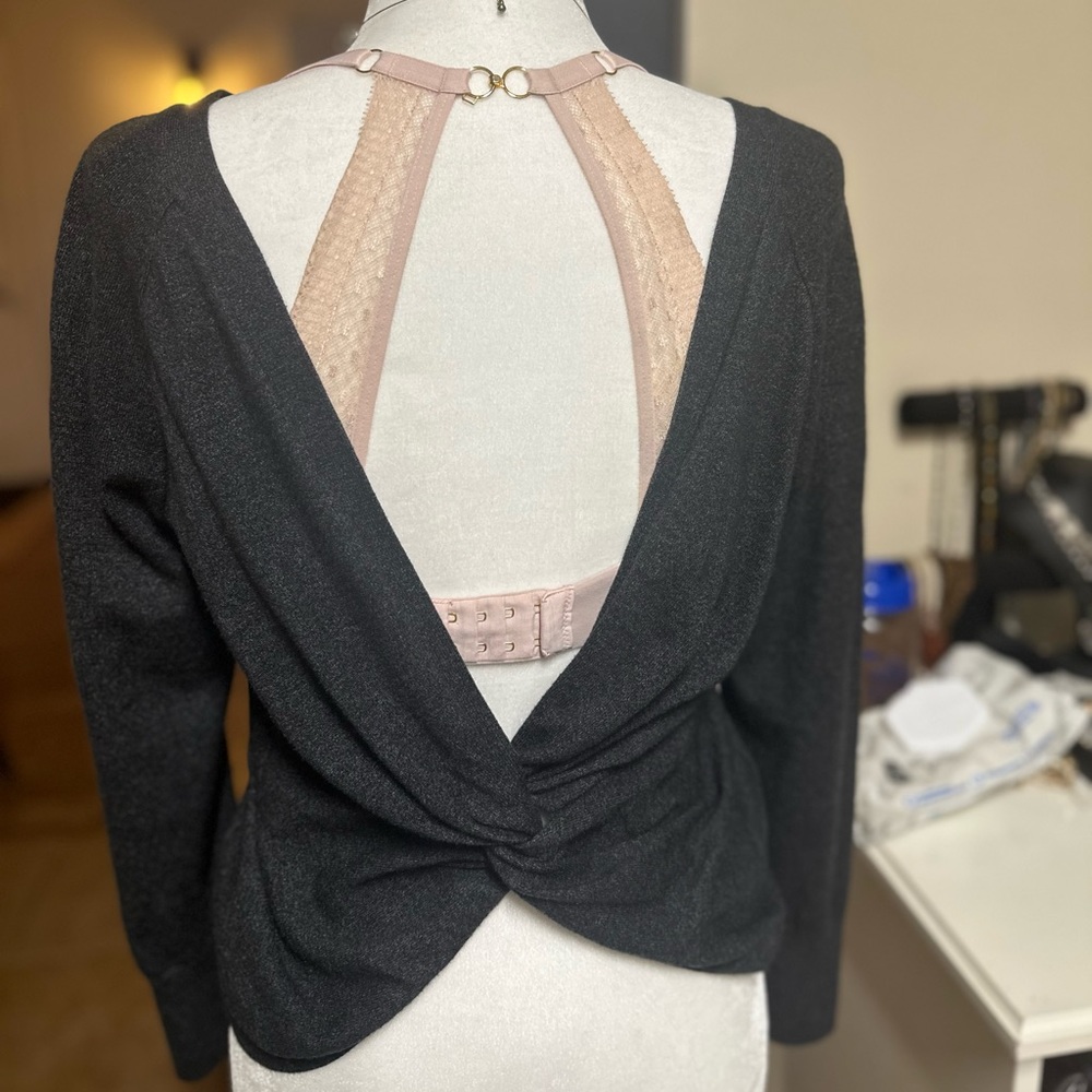 VS sweater top